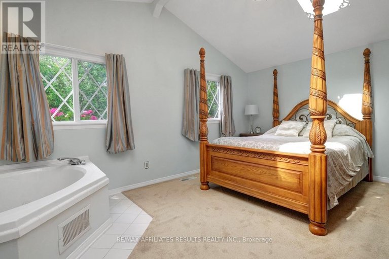 28855277/2-wedgewood-crescent/blackburn-hamlet/ottawa/ontario/K1B4B4_24