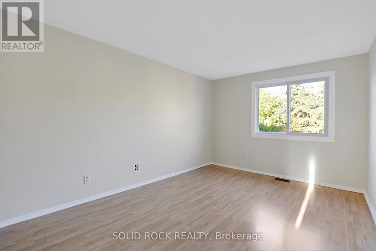 29379153/18-35-thistledown-court/pheasant-run/ottawa/ontario/K2J1J4_22