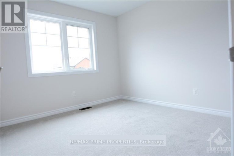 29440012/637-fisher-street/north-grenville-twp-kemptville-south/north-grenville/ontario/K0G1J0_17