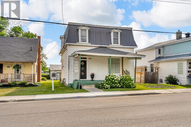 28536713/149-dominion-street-s/alexandria/north-glengarry/ontario/K0C1A0_3