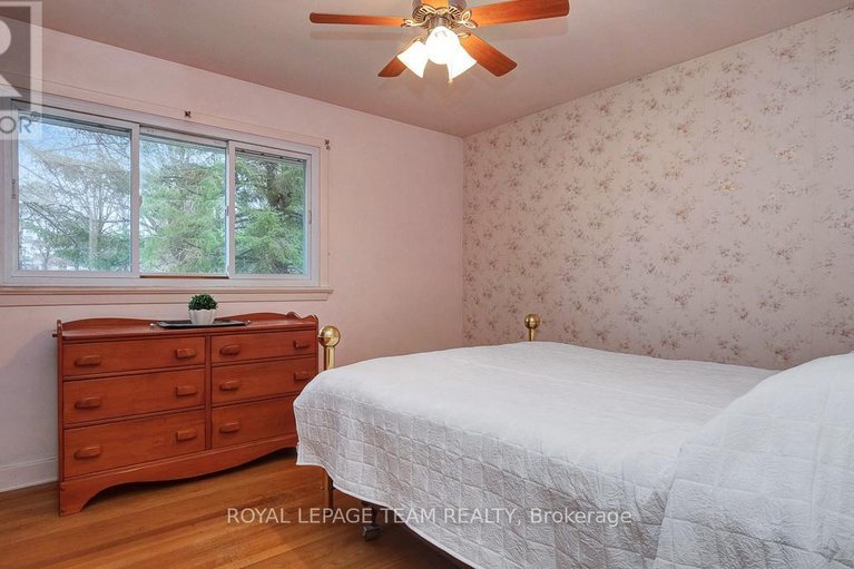 29605517/1107-falaise-road/borden-farmstewart-farmcarleton-heightsparkwood-hills/ottawa/ontario/K2E6R1_15