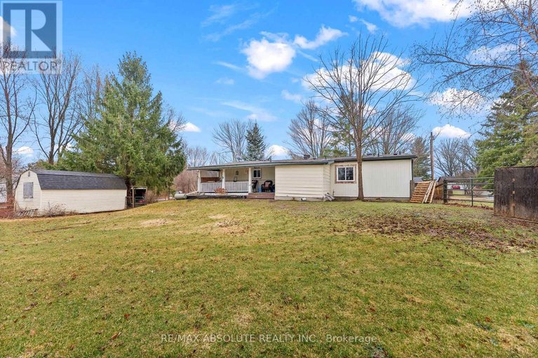 29619263/235-poole-street/mcnabbraeside-twps/mcnabbraeside/ontario/K7S1J1_17