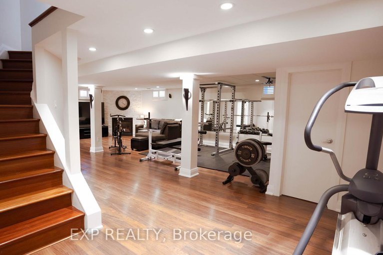 28293980/17-chesswood-court/pineglencountry-place/ottawa/ontario/K2E7E3_28