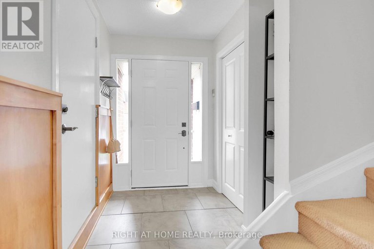 28284390/5-moorside-private/carleton-heights/ottawa/ontario/K2C3P4_3