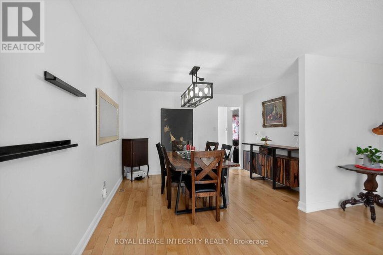 29484455/2092-legrand-crescent/queenswood-heights-south/ottawa/ontario/K1E3T6_8