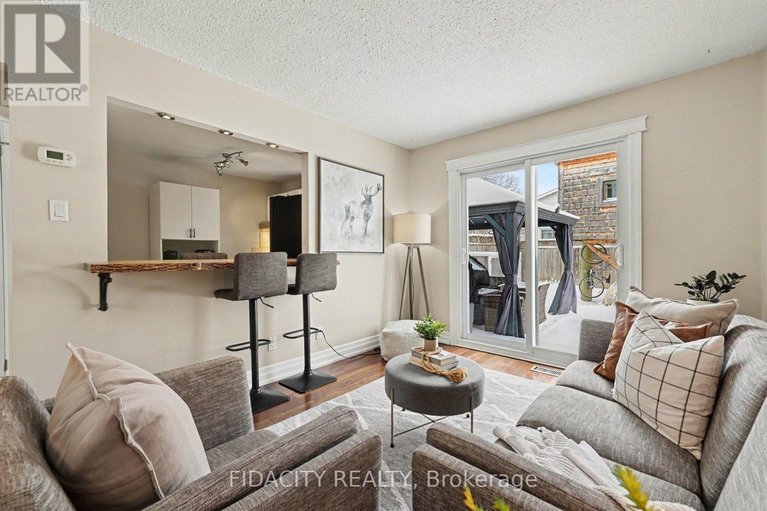 29485889/28-glamorgan-drive/glencairnhazeldean/ottawa/ontario/K2L1P9_5