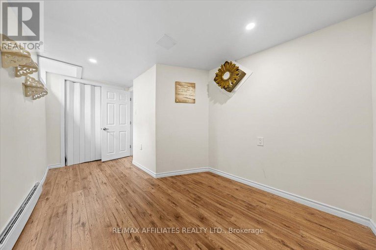 28695560/3192-bannon-way/blossom-parkkemp-parkfindlay-creek/ottawa/ontario/K1T1T3_34
