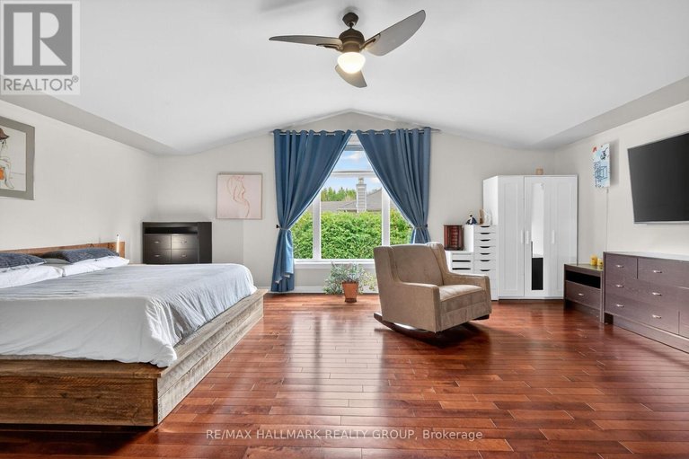 29678408/3821-indian-creek-road/clarencerockland-twp/clarence-rockland/ontario/K0A2A0_19