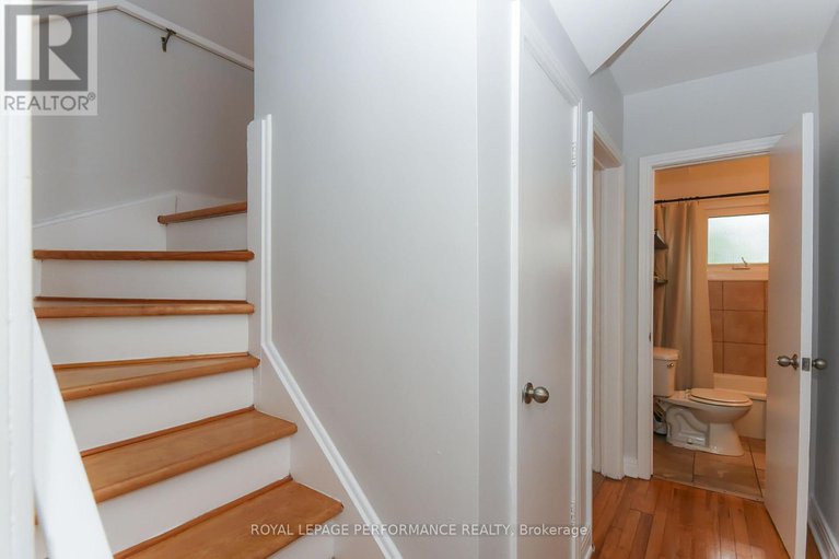 28902188/274-queen-mary-street/overbrookcastle-heights/ottawa/ontario/K1K1X2_20