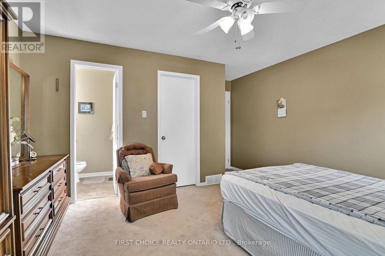 28651586/1631-wainfleet-street/chateauneuf/ottawa/ontario/K1C3G3_22