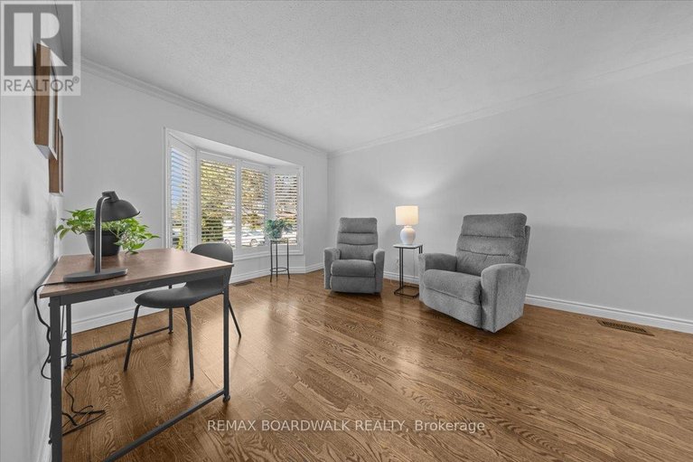 29672747/1443-larkhaven-crescent/orleanssunridge/ottawa/ontario/K1C5A5_6