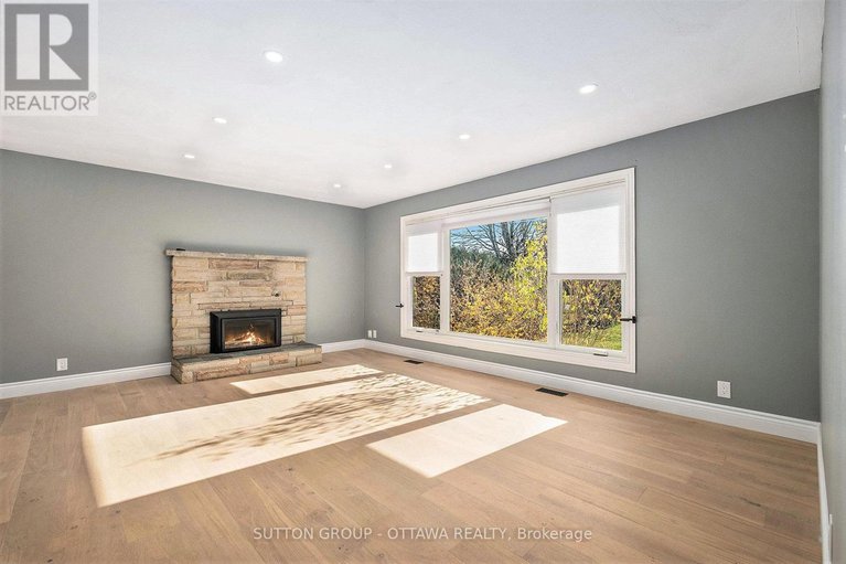 29047686/1218-upton-road/manotick-south-to-roger-stevens/ottawa/ontario/K4M1B3_10