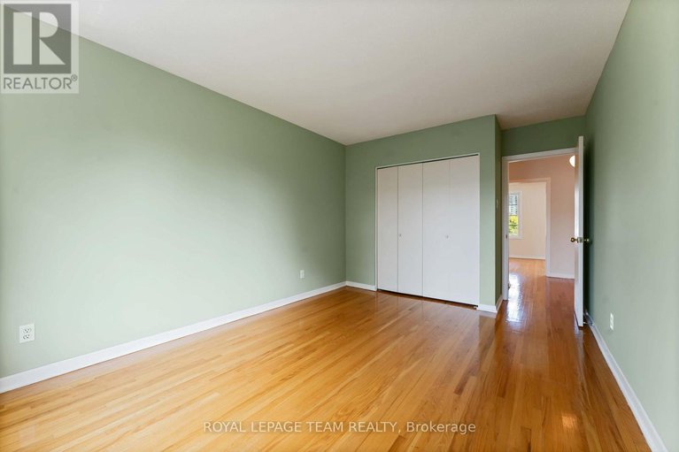 28889686/2664-draper-avenue/redwood-park/ottawa/ontario/K2H6Z9_21