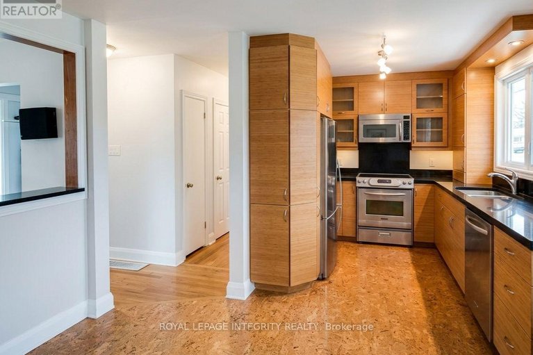 29659906/176-oakridge-boulevard/meadowlandscrestview/ottawa/ontario/K2G2V2_7