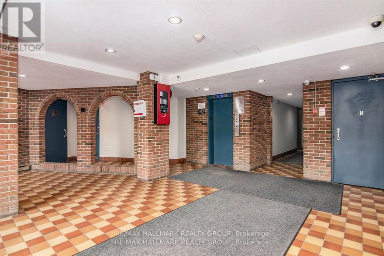 28862437/203c-2041-arrowsmith-drive/beacon-hill-south/ottawa/ontario/K1J7V7_5
