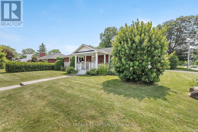 28624238/1830-kerr-avenue/mckellar-heights/ottawa/ontario/K2A1J3_2
