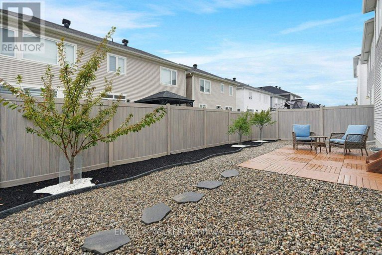 28933678/1010-carden-lane/orleans-village/ottawa/ontario/K1W0N3_46