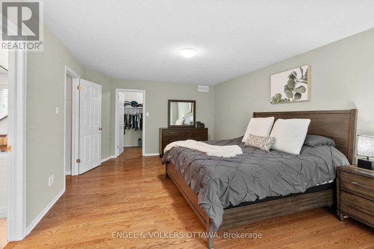 28459479/705-larcastle-circle/avalon-east/ottawa/ontario/K4A4Z2_25
