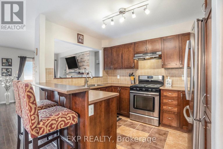 28538043/215-parkrose/chatelaine-village/ottawa/ontario/K4A0N8_7