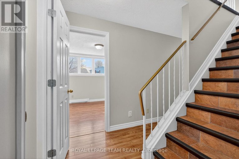 29475193/280-therese-avenue/town-of-rockland/clarence-rockland/ontario/K4K1G9_16