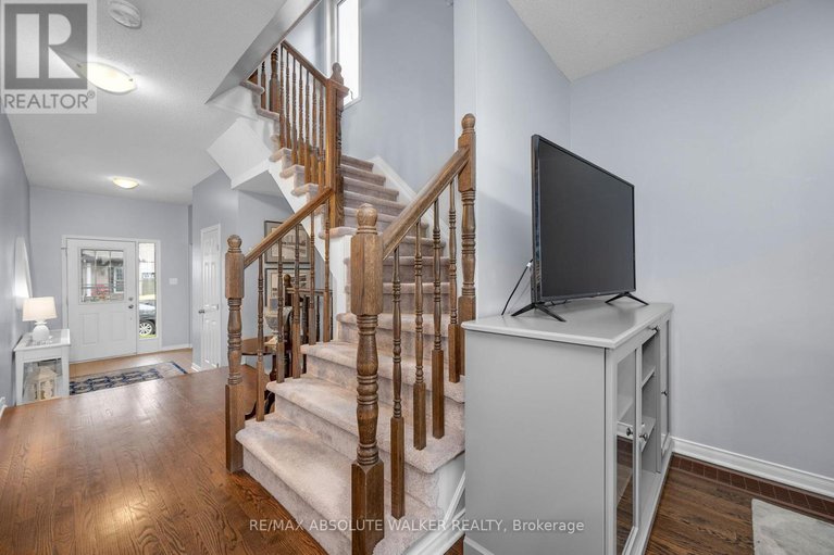 28371656/214-lamplighters-drive/cedargrovefraserdale/ottawa/ontario/K2J0K7_12