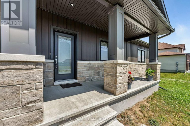 28510378/17-isobel-mcewan-street/mcnabbraeside-twps/mcnabbraeside/ontario/K7S3G8_6