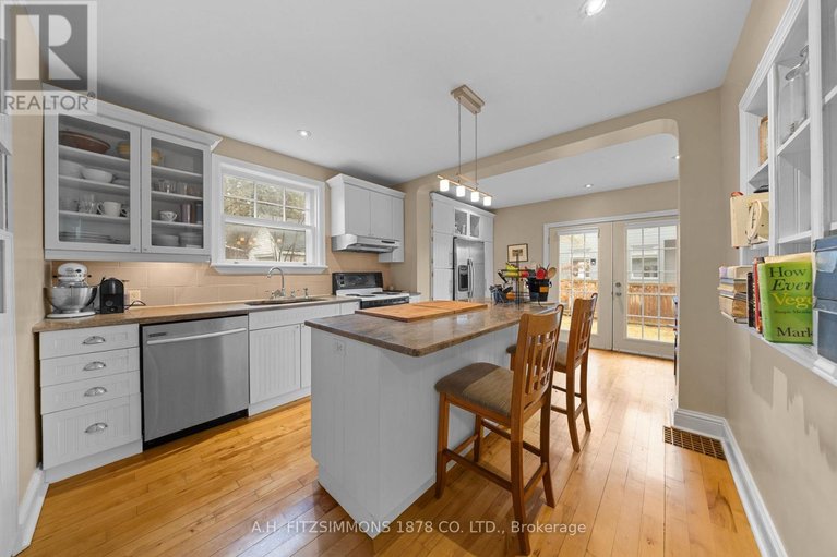 29600890/564-tweedsmuir-avenue/westborohampton-park/ottawa/ontario/K1Z5P2_13