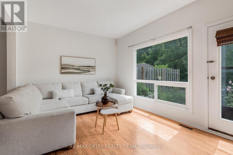 28607789/20-2000-falkirk-crescent/blackburn-hamlet-south/ottawa/ontario/K1B4Y7_3