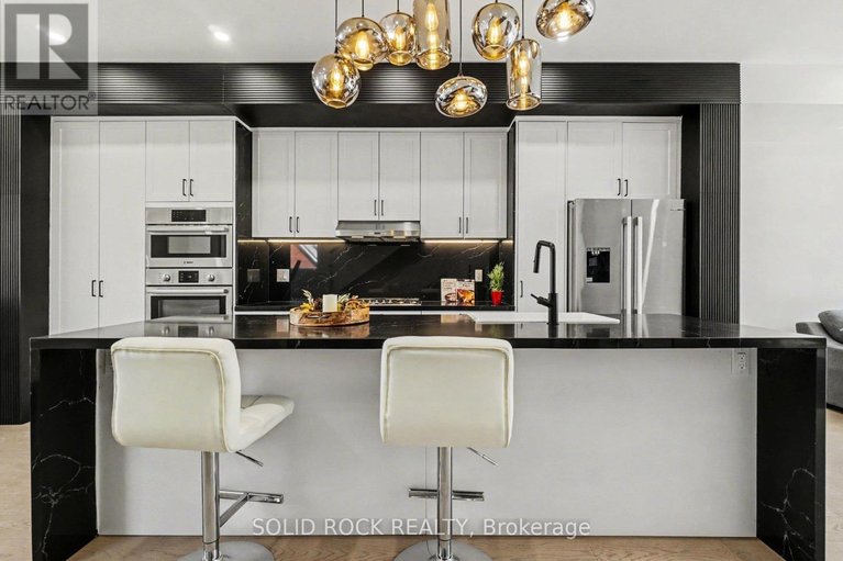 29669926/826-alpine-avenue/queensway-terrace-north/ottawa/ontario/K2B5R6_9