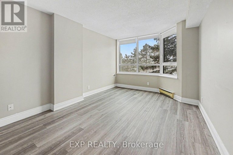 29583990/404-80-sandcastle-drive/leslie-park/ottawa/ontario/K2H9E7_15