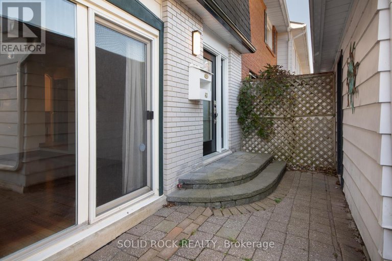 28965258/3-63-ramsgate-private/mooneys-bayriverside-park/ottawa/ontario/K1V8M4_5