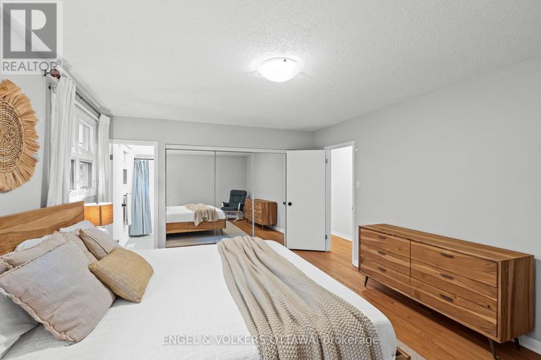 28548966/20-mohawk-crescent/bruce-farmgraham-parkqualicumbellands/ottawa/ontario/K2H7G6_19