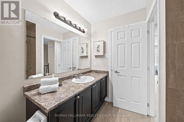 29402319/128-sunshine-crescent/notting-hillsummerside/ottawa/ontario/K4A0V3_31