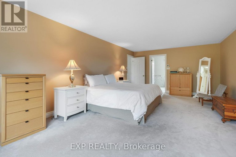 28764133/2106-lamira-street/applewood-acres/ottawa/ontario/K1H8N9_15