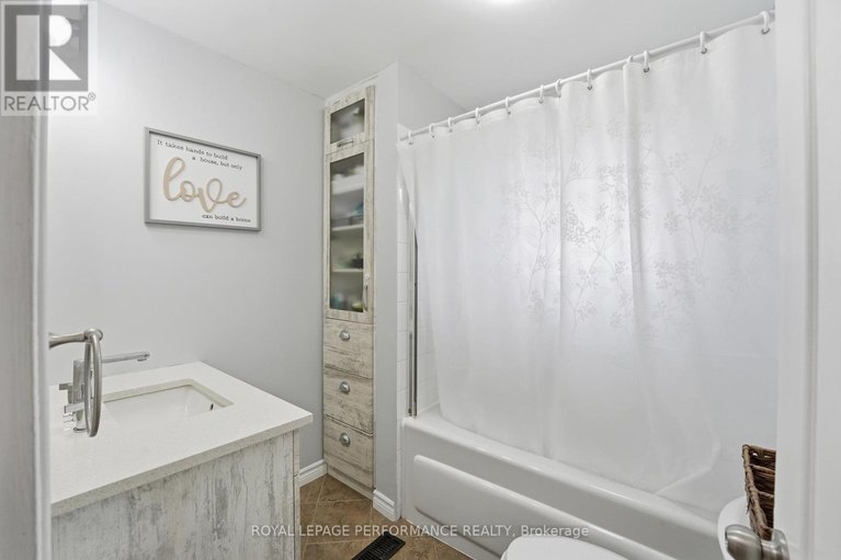29682639/3071-young-street/clarencerockland-twp/clarence-rockland/ontario/K0A2A0_22