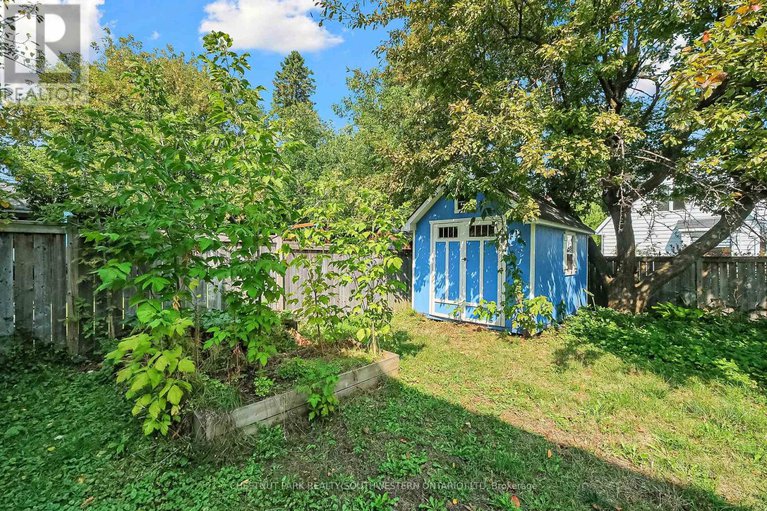 28850275/809-smyth-road-n/elmvale-acres/ottawa/ontario/K1G1P2_34
