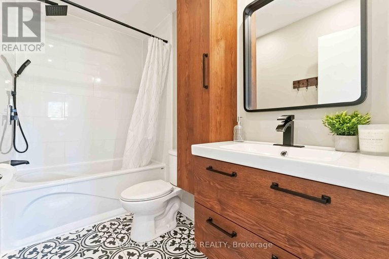 29049675/3-fulham-court/on-the-green/ottawa/ontario/K2J2L6_18