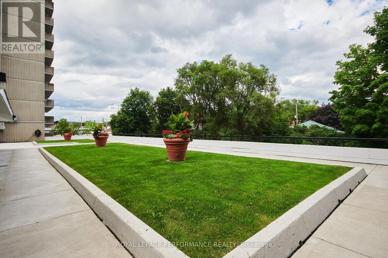 28548076/202-158-b-mcarthur-avenue/vanier/ottawa/ontario/K1L8C9_39