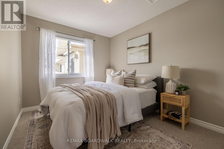 29301147/206-oak-leaf-private/richmond/ottawa/ontario/K0A2Z0_18