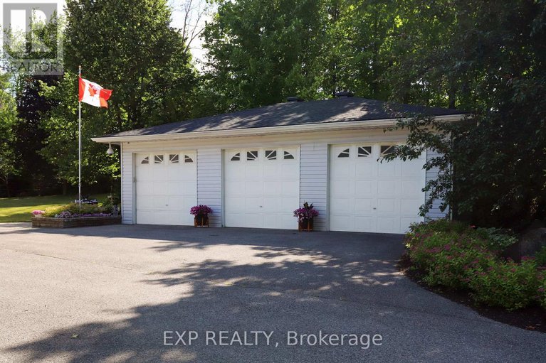 28566610/6385-third-line-road/rideau-twp-w-of-hwy-16-north-of-reg-rd-6/ottawa/ontario/K0A2T0_3