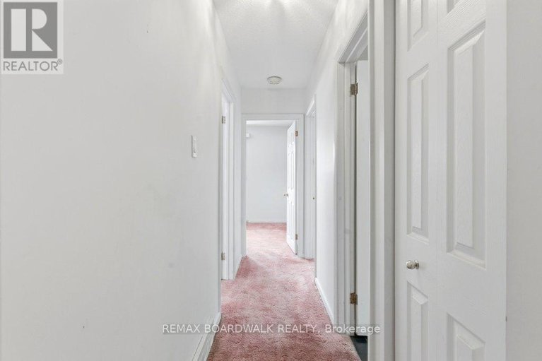 29567574/1274-maitland-avenue/copeland-park/ottawa/ontario/K2C2C6_11