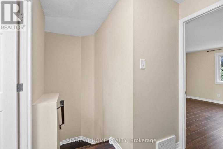 28881913/235-thistledown-court/pheasant-run/ottawa/ontario/K2J1N1_24