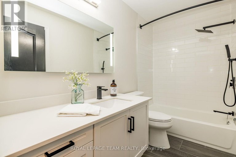 28449853/333-timbertrail-terrace/springridgeeast-village/ottawa/ontario/K4A5A6_25