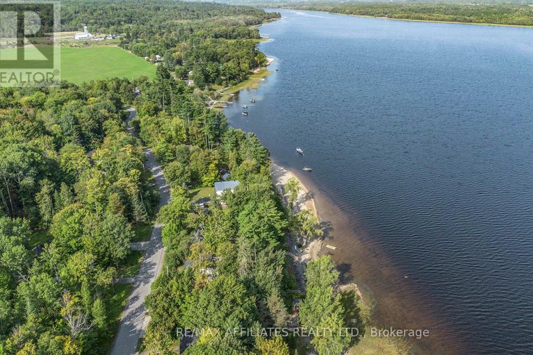 28854774/319-riverwood-drive/woodlawnmaclarens-landingkilmaurs/ottawa/ontario/K0A3M0_34