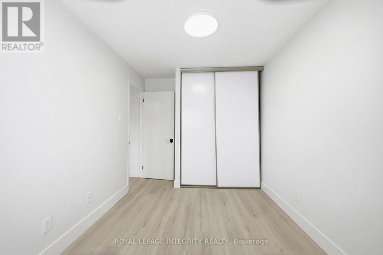 29285913/6-7868-jeanne-darc-boulevard-n/convent-glen-north/ottawa/ontario/K1C2E9_25