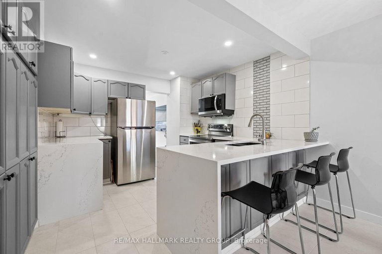 28087558/18-1964-wildflower-drive/queenswood-heights-south/ottawa/ontario/K1E3V4_7