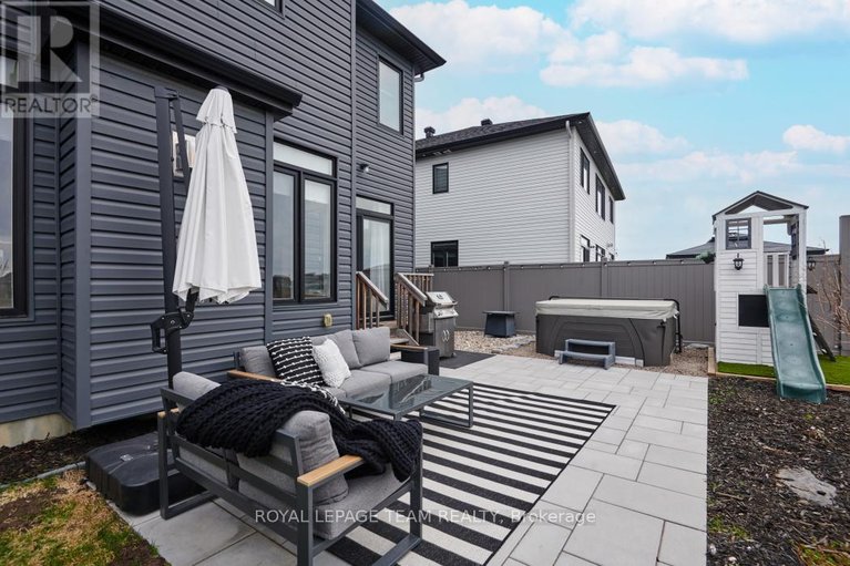 29675449/516-bobolink-ridge/stittsville-south/ottawa/ontario/K2S2N5_32