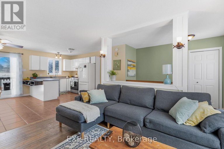 29107612/2690-pattee-road-e/champlain-twp/champlain/ontario/K6A2R2_6