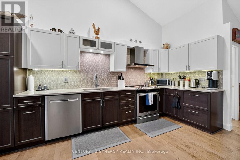 28935783/47-18-oyster-bay-court/stittsville-central/ottawa/ontario/K2S1H3_28