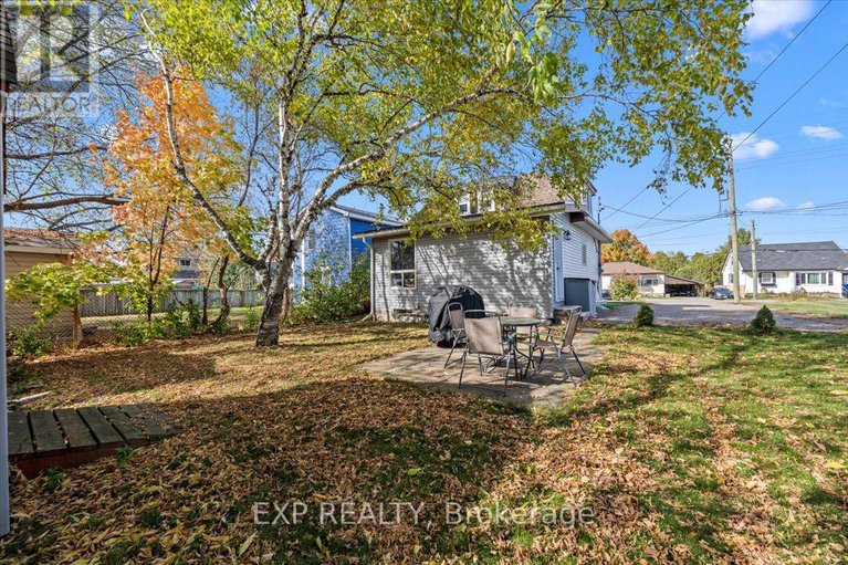 29246860/377-lisgar-avenue/renfrew/renfrew/ontario/K7V3N3_27